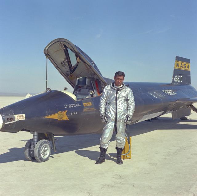 images_my_ideas 16-5/16_NASA_Edwards_AFB_Mike_Adam_with_X-15.jpg